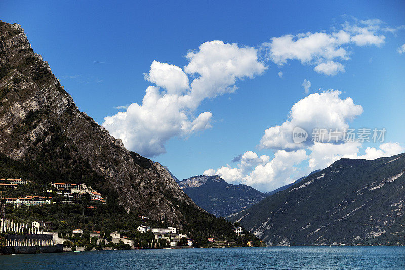 Limone sul Garda的全景。彩色图像